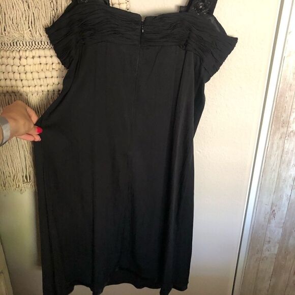 Eli’s Tahari Black Beaded Silk Dress - Picture 9 of 10